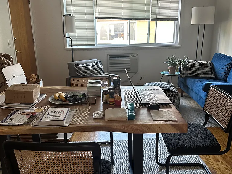 517 Prairie Ave #4 — Photo 3