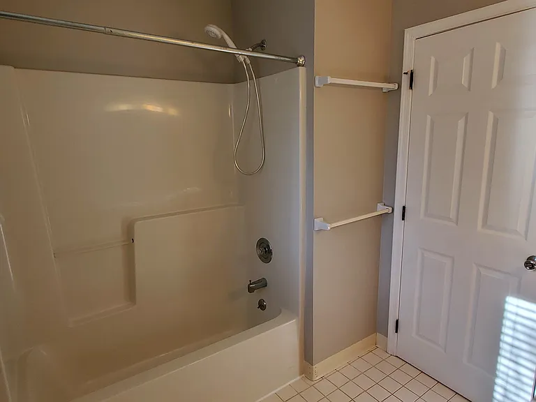 706 Darby Rd #3 — Photo 9