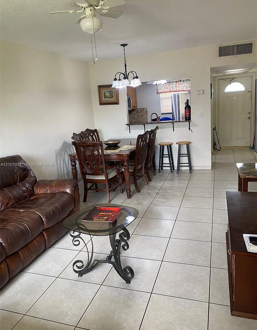 Begonia Gardens Condo Inc — Photo 4