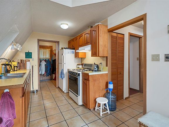 3rd image of 4324 Macaulay Rd