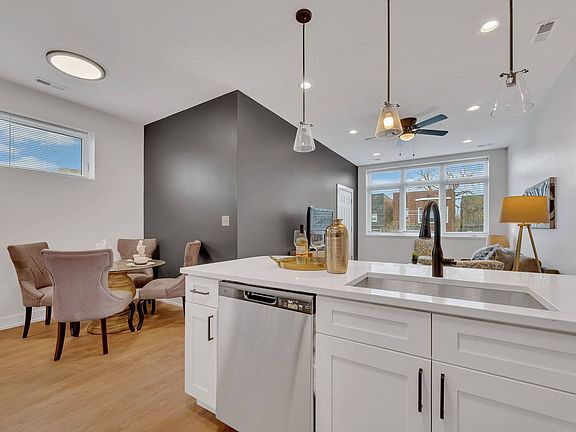 4th image of 5019 S Indiana Ave #2