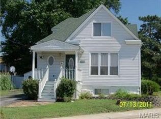 3163 Pacific Ave, Saint Louis, MO 63143