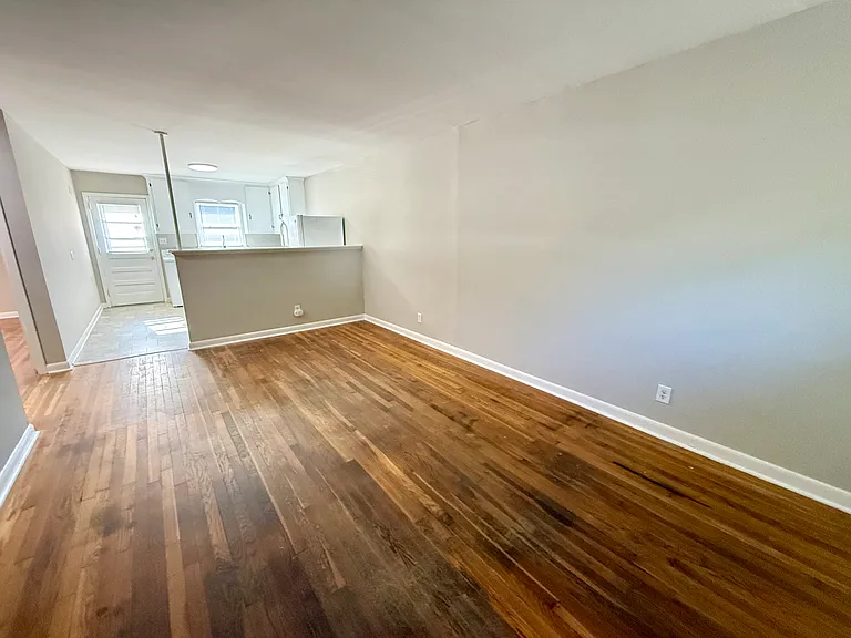 927 Dillard St #927 — Photo 5