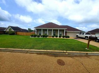 213 Austin Cir, Byram, MS 39272