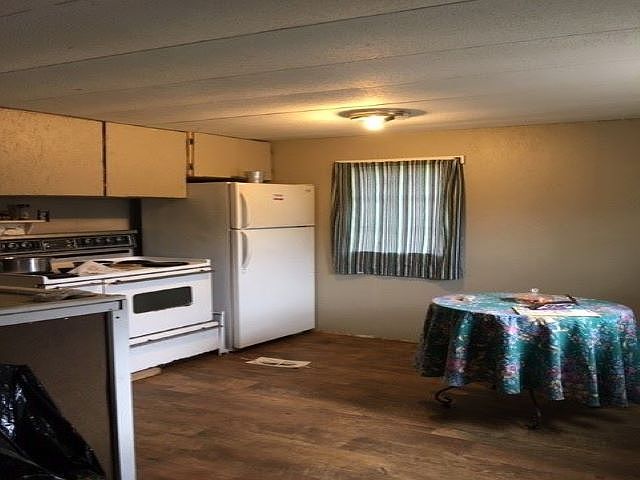 2nd image of 221 Heritage Dr