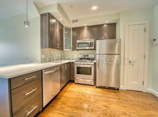 27-04 Hoyt Ave S, Astoria, NY 11102