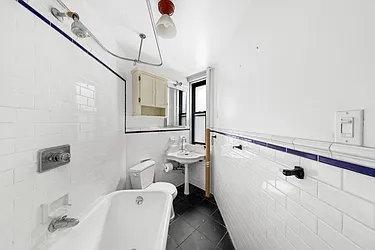 Rented by R New York