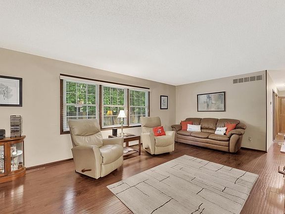 5th image of 1338 N Westlink Ave