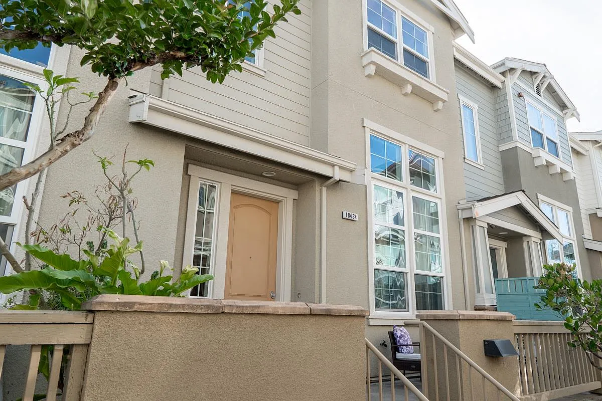 18434 Ruby Ln photo 1