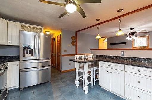 4th image of 221 Bournehurst Dr
