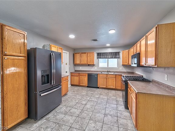 5th image of 1824 Saylor Way