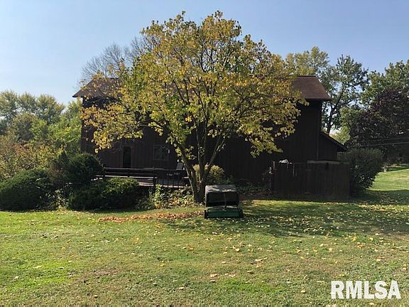 3rd image of 3967 Valley View Dr