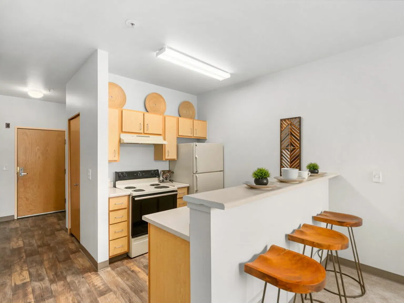 Fifth Avenue Place Apartments — Photo 2