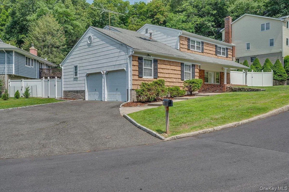 4 bed, 2.5 bath, 2131 sqft, $7,500 — Photo 4