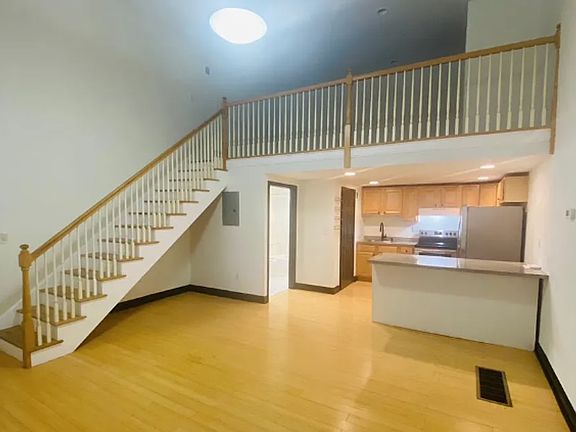 5th image of 641 N 15th St #6