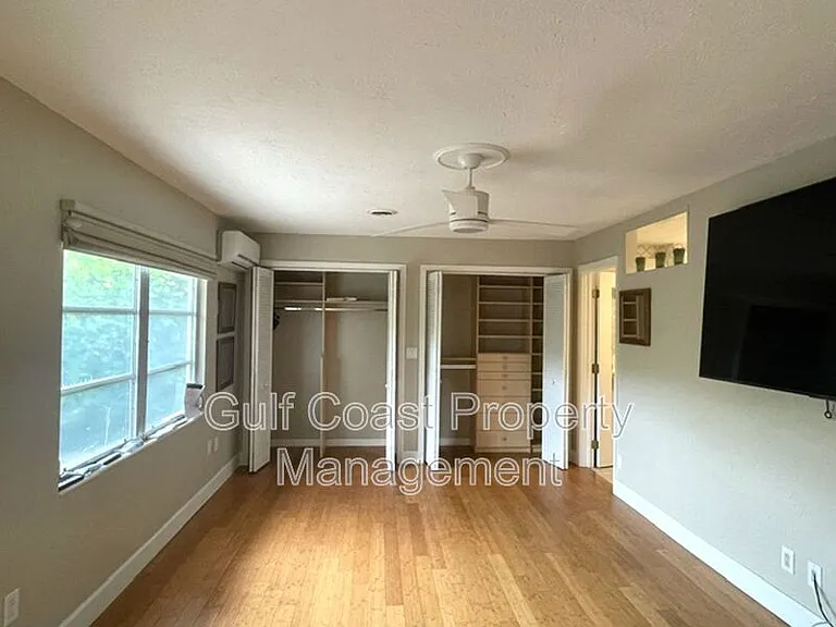 2253 Valencia Dr — Photo 15