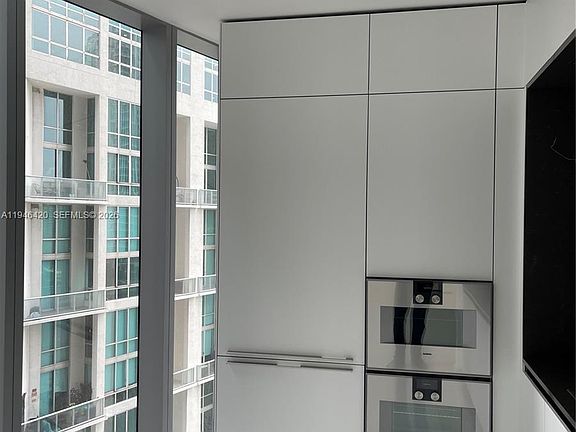 4th image of 300 Biscayne Boulevard Way #1006