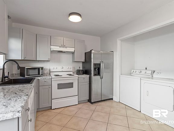 3rd image of 226 E 24th Ave #15