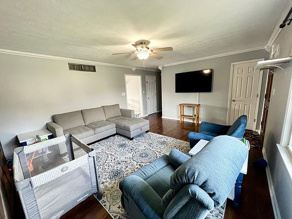 3rd image of 1012 Moylan Ln