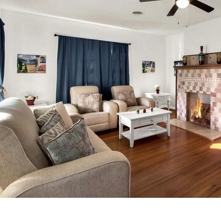1st image of 702 Parkway Dr
