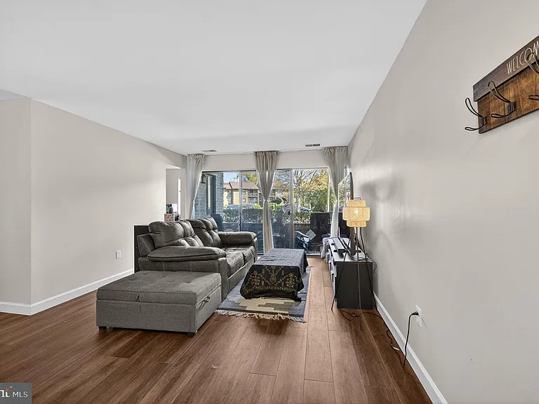 517 Florida Ave #T4 — Photo 9