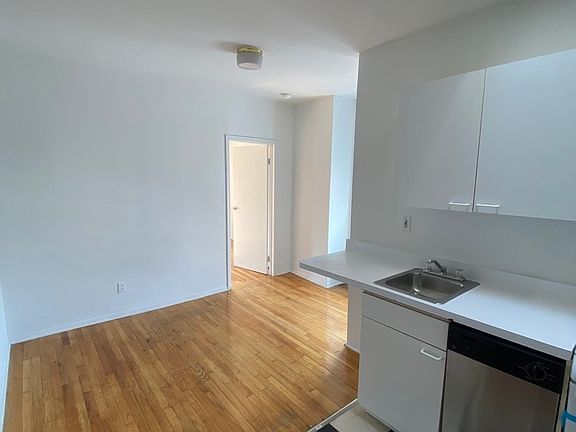 3rd image of 406 E 9th St APT 19