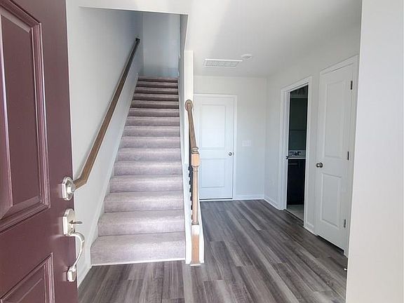3rd image of 6004 Giddings St