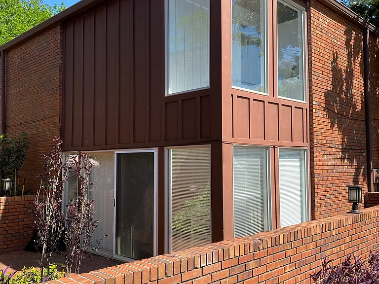 220 Belmont Rd — Photo 20