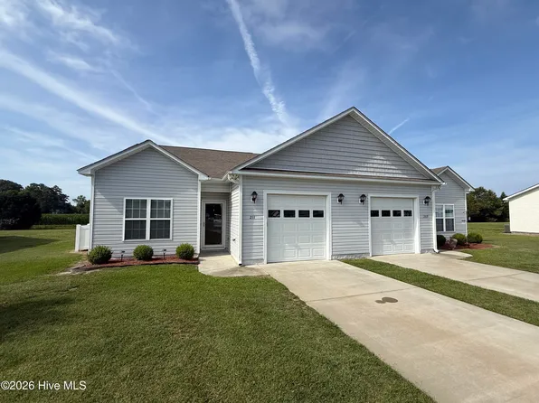 211 Briarcliff Ct, Kinston, NC 28501