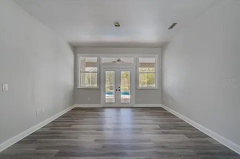 2nd image of 6040 Dove Ave