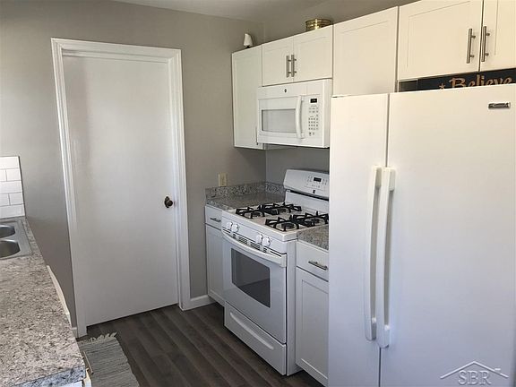 4th image of 630 Tulane St