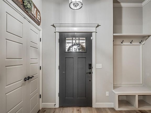 4th image of 1915 Twisted Oak Ct
