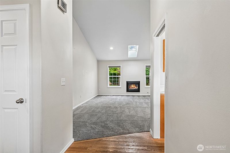 4th image of 110 23rd Avenue