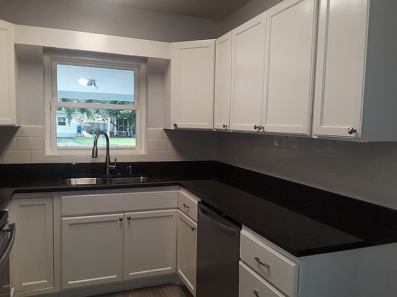 3rd image of 3124 34th Ave N