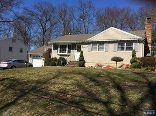 69 Knolls Rd, Bloomingdale, NJ 07403