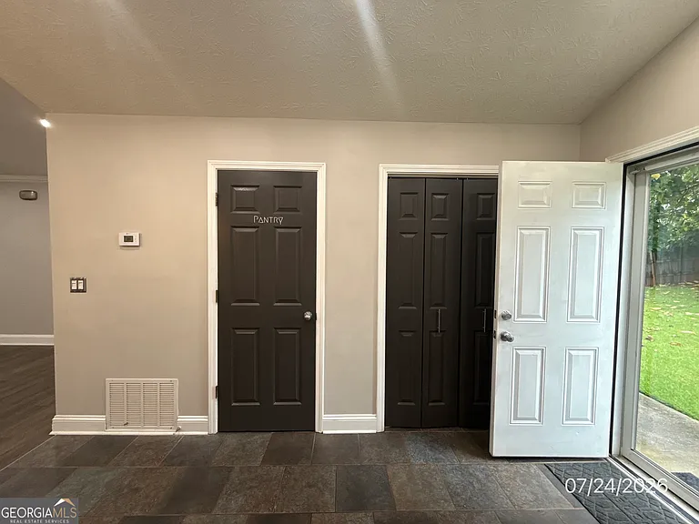 215 Autumn Lake Way — Photo 14