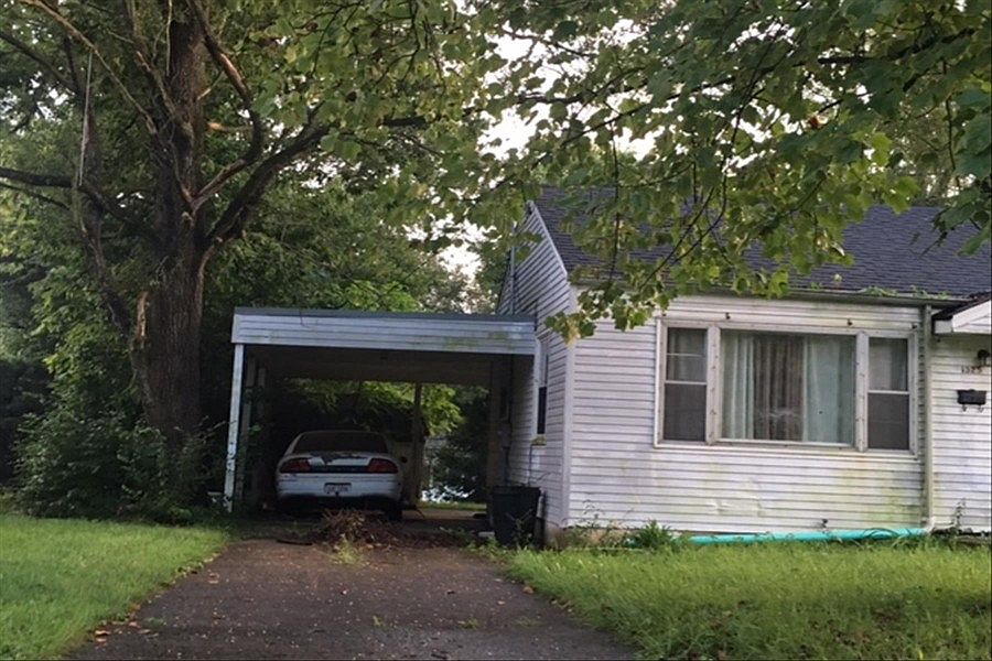 2nd image of 1325 Southern Hills Blvd