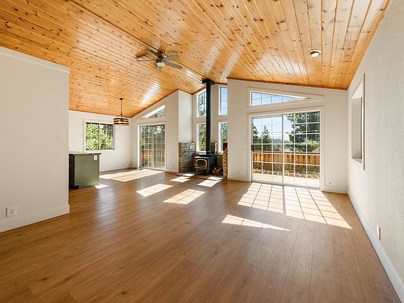 4th image of 13159 Solvang Way