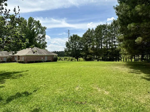 Cedarwood Dr, Jackson, MS 39213