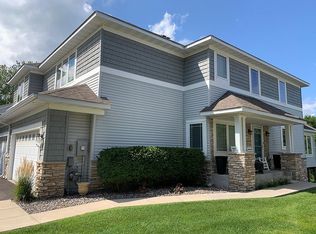 2916 Spy Glass Dr, Chaska, MN 55318