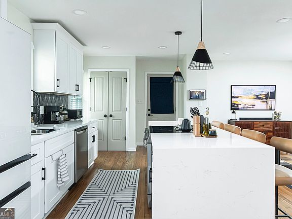 5th image of 1953 Copperfield Cir
