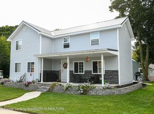 122 S Mercantile St, Carson City, MI 48811