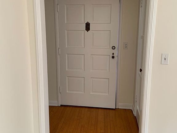 2nd image of 2485 Golden Ave