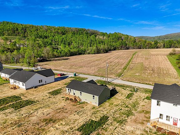 5th image of 662 Beehive Rd