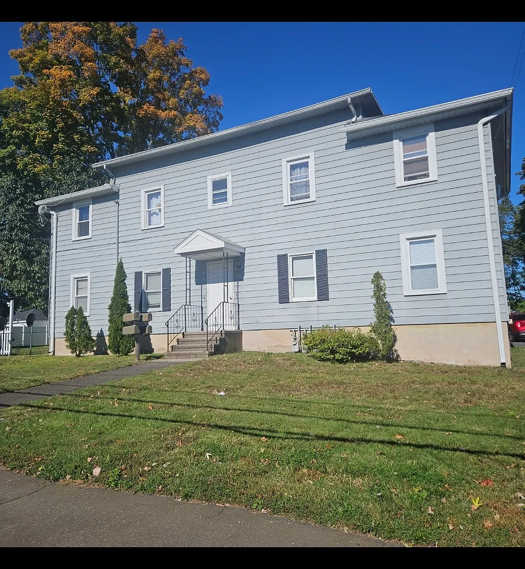 2 bed, 1.0 bath, 1200 sqft, $1,600 — Photo 1