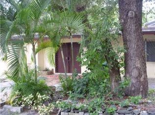 615 NE 160th Ter, Miami, FL 33162