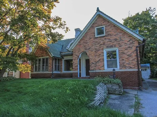 1640 Yosemite Dr, Toledo, OH 43614