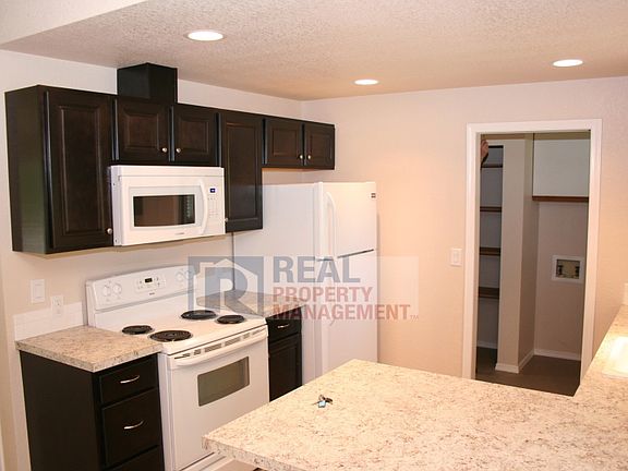 5th image of 8417 191st St E