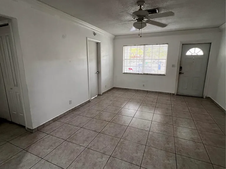 NW 110th Ln — Photo 10