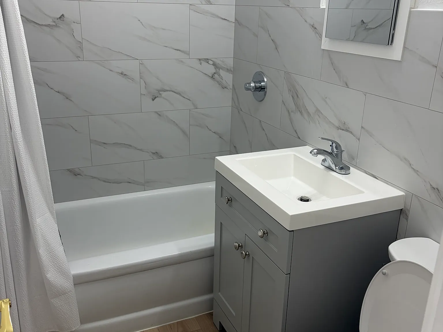 2 bed, 700 sqft, $1,800 — Photo 3